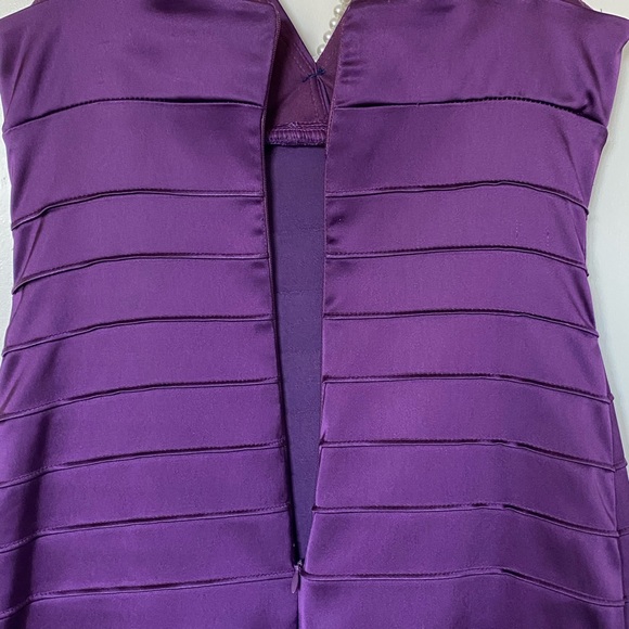 Xscape Satin Deep V cocktail purple Dress Size 4 - Picture 6 of 7